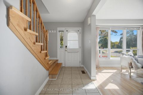 Photo 5 at 62 Edilou Drive, Alderwood, Toronto