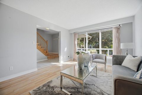 Photo 6 at 62 Edilou Drive, Alderwood, Toronto