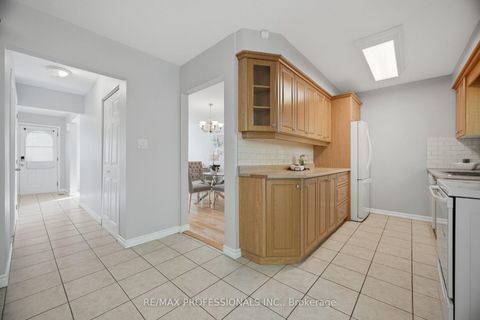 Photo 13 at 62 Edilou Drive, Alderwood, Toronto