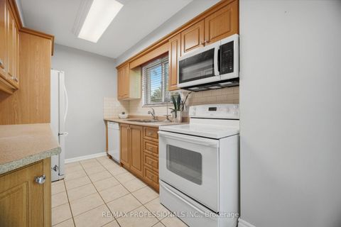 Photo 14 at 62 Edilou Drive, Alderwood, Toronto