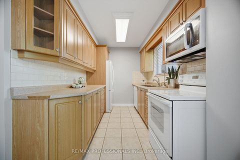 Photo 15 at 62 Edilou Drive, Alderwood, Toronto