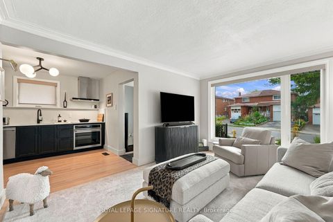 Photo 10 at 95 Laurel Avenue, Kennedy Park, Toronto
