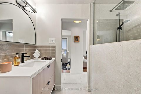 Photo 32 at 95 Laurel Avenue, Kennedy Park, Toronto