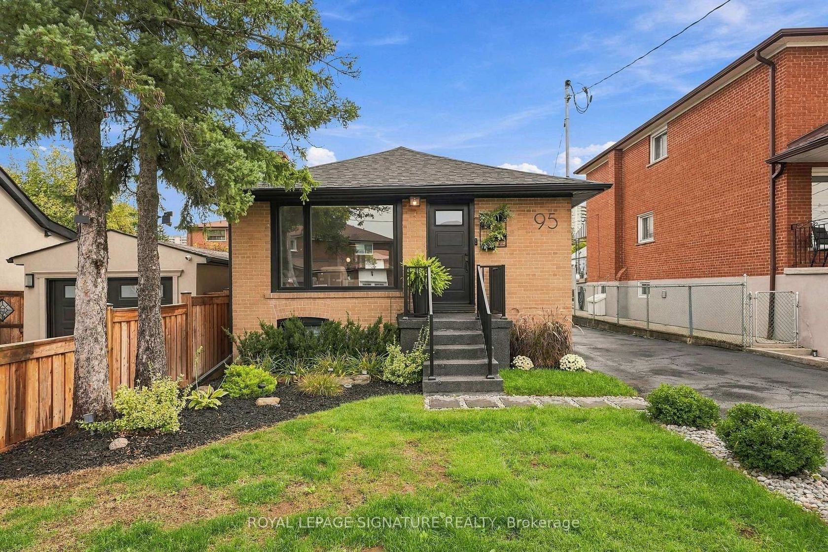 95 Laurel Avenue, Kennedy Park, Toronto 