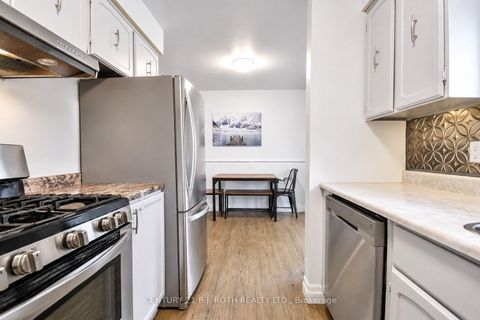 Photo 1 at 5 East Gate, Grove East, Barrie