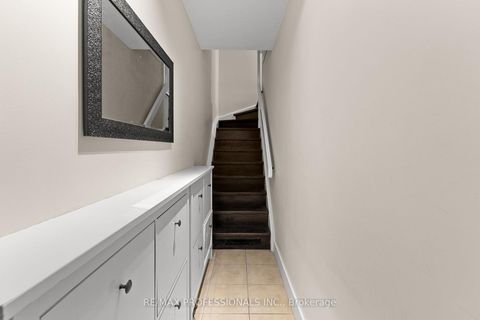 Photo 3 at 439 - 34 Western Battery Road, Niagara, Toronto