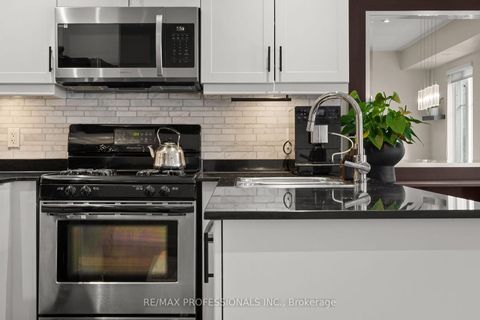 Photo 7 at 439 - 34 Western Battery Road, Niagara, Toronto