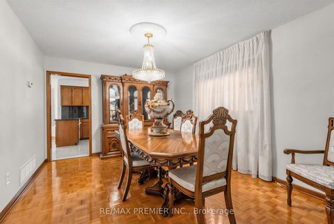 Photo 6 at 42 Burgosa Court, East Woodbridge, Vaughan