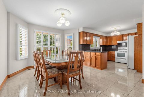 Photo 9 at 42 Burgosa Court, East Woodbridge, Vaughan