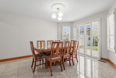 Photo 10 at 42 Burgosa Court, East Woodbridge, Vaughan