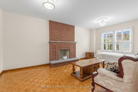 Photo 12 at 42 Burgosa Court, East Woodbridge, Vaughan