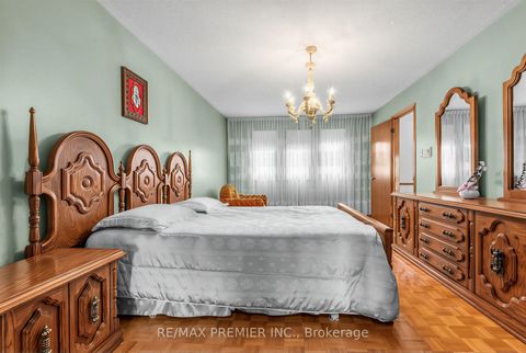 Photo 17 at 42 Burgosa Court, East Woodbridge, Vaughan