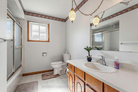 Photo 21 at 42 Burgosa Court, East Woodbridge, Vaughan