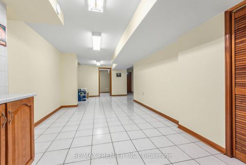 Photo 27 at 42 Burgosa Court, East Woodbridge, Vaughan