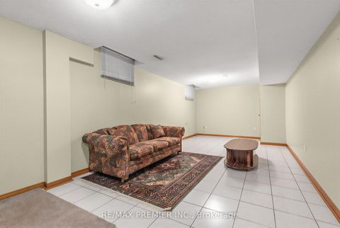 Photo 29 at 42 Burgosa Court, East Woodbridge, Vaughan