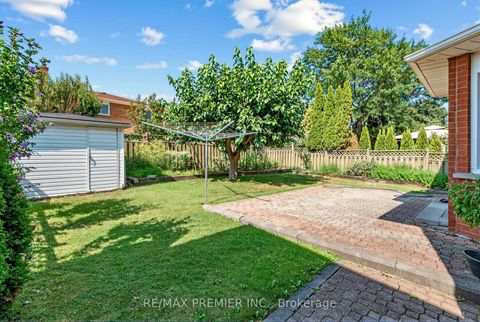 Photo 31 at 42 Burgosa Court, East Woodbridge, Vaughan