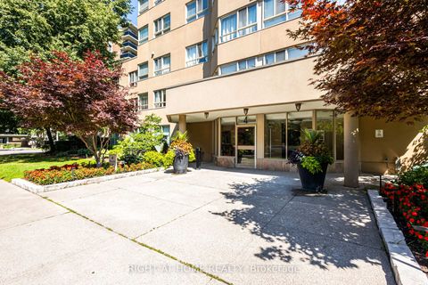 Photo 2 at 912 - 4 Park Vista Drive, Parkview, Toronto