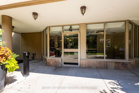 Photo 3 at 912 - 4 Park Vista Drive, Parkview, Toronto
