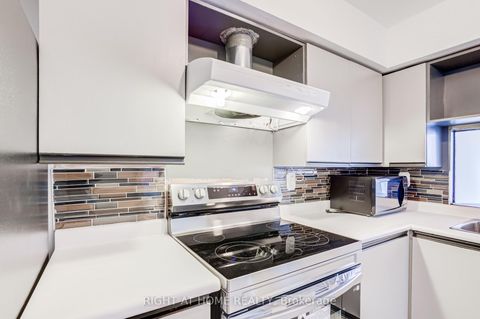 Photo 16 at 912 - 4 Park Vista Drive, Parkview, Toronto
