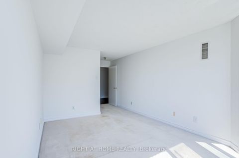 Photo 20 at 912 - 4 Park Vista Drive, Parkview, Toronto