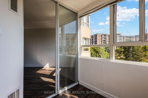 Photo 23 at 912 - 4 Park Vista Drive, Parkview, Toronto