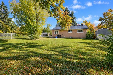 Photo 2 at 14 Heath Street, Cundles East, Barrie