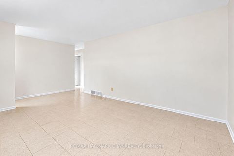 Photo 13 at 14 Heath Street, Cundles East, Barrie