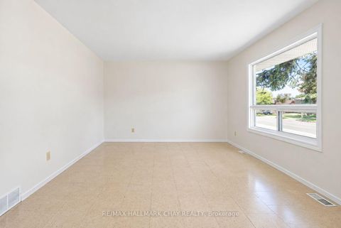 Photo 14 at 14 Heath Street, Cundles East, Barrie