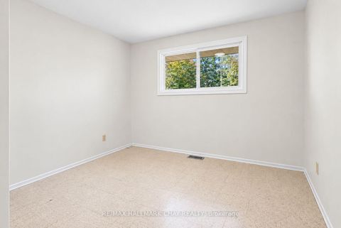 Photo 17 at 14 Heath Street, Cundles East, Barrie