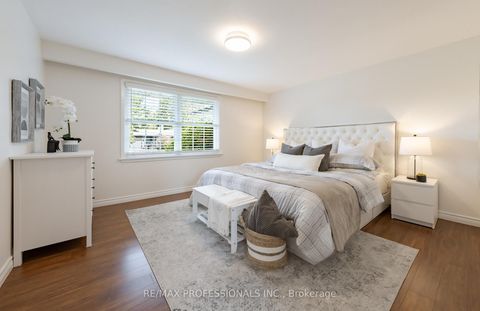 Photo 12 at 74 Crendon Drive, Etobicoke West Mall, Toronto