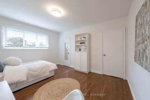 Photo 16 at 74 Crendon Drive, Etobicoke West Mall, Toronto