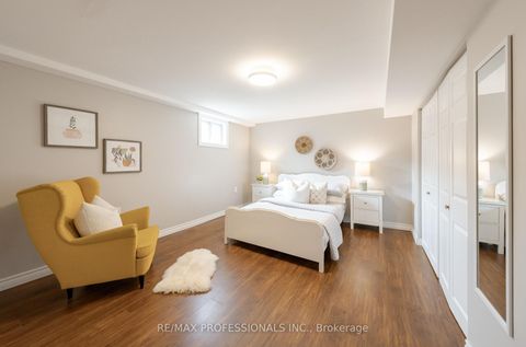 Photo 21 at 74 Crendon Drive, Etobicoke West Mall, Toronto