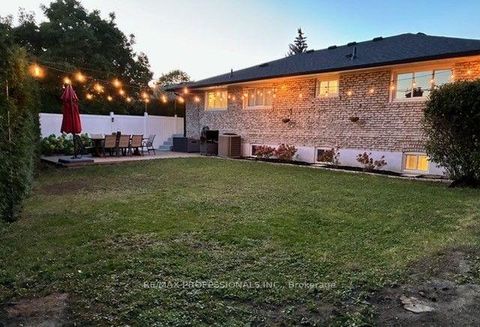 Photo 27 at 74 Crendon Drive, Etobicoke West Mall, Toronto