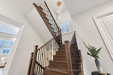 Photo 7 at 153 Prairie Rose Drive, Rural Richmond Hill, Richmond Hill