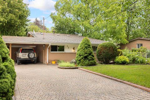 Photo 1 at 23 Norbury Crescent, Bendale, Toronto