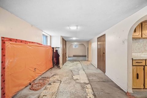 Photo 17 at 52 Woodville Avenue, Broadview North, Toronto