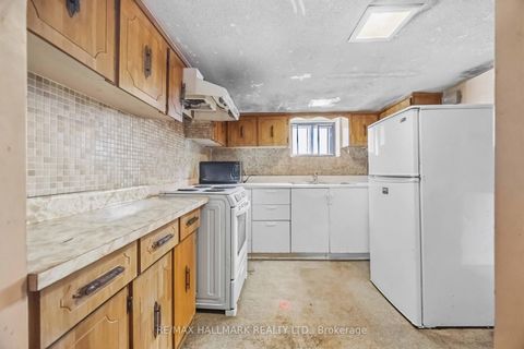 Photo 18 at 52 Woodville Avenue, Broadview North, Toronto
