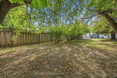 Photo 31 at 52 Woodville Avenue, Broadview North, Toronto