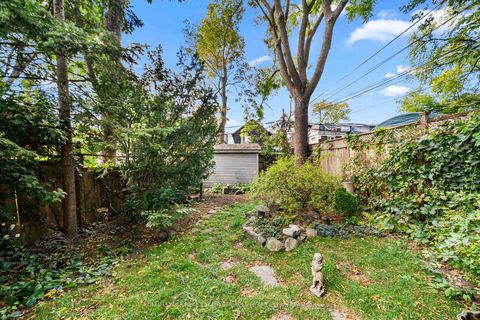 Photo 26 at 300 Woodbine Avenue, The Beaches, Toronto