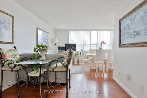 Photo 1 at 517 - 5 Parkway Forest Drive, Henry Farm, Toronto