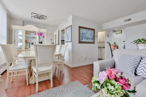 Photo 5 at 517 - 5 Parkway Forest Drive, Henry Farm, Toronto