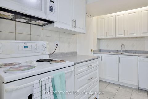 Photo 10 at 517 - 5 Parkway Forest Drive, Henry Farm, Toronto