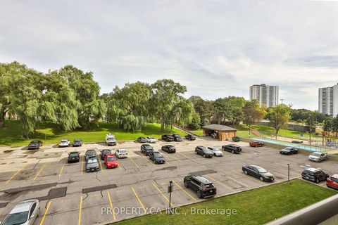 Photo 13 at 517 - 5 Parkway Forest Drive, Henry Farm, Toronto