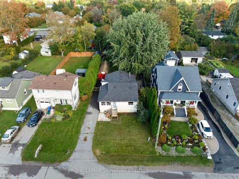 Photo 1 at 54 Farley Circle, Historic Lakeshore Communities, Georgina
