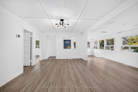 Photo 10 at 54 Farley Circle, Historic Lakeshore Communities, Georgina