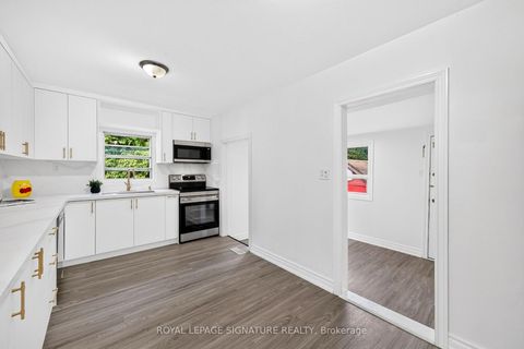 Photo 15 at 54 Farley Circle, Historic Lakeshore Communities, Georgina