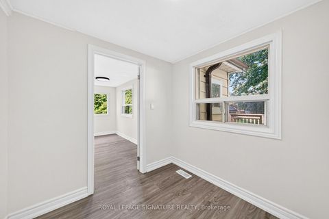 Photo 22 at 54 Farley Circle, Historic Lakeshore Communities, Georgina