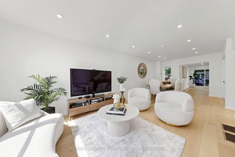 Photo 3 at 136 Glenvale Boulevard, Leaside, Toronto
