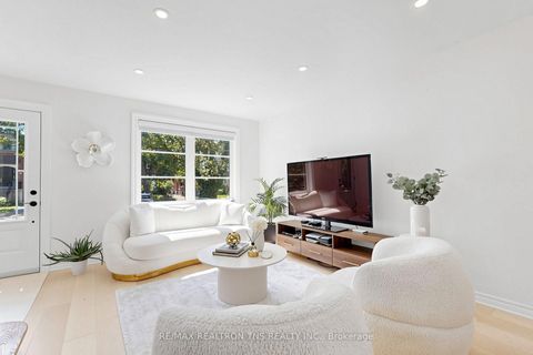 Photo 5 at 136 Glenvale Boulevard, Leaside, Toronto