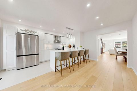 Photo 13 at 136 Glenvale Boulevard, Leaside, Toronto